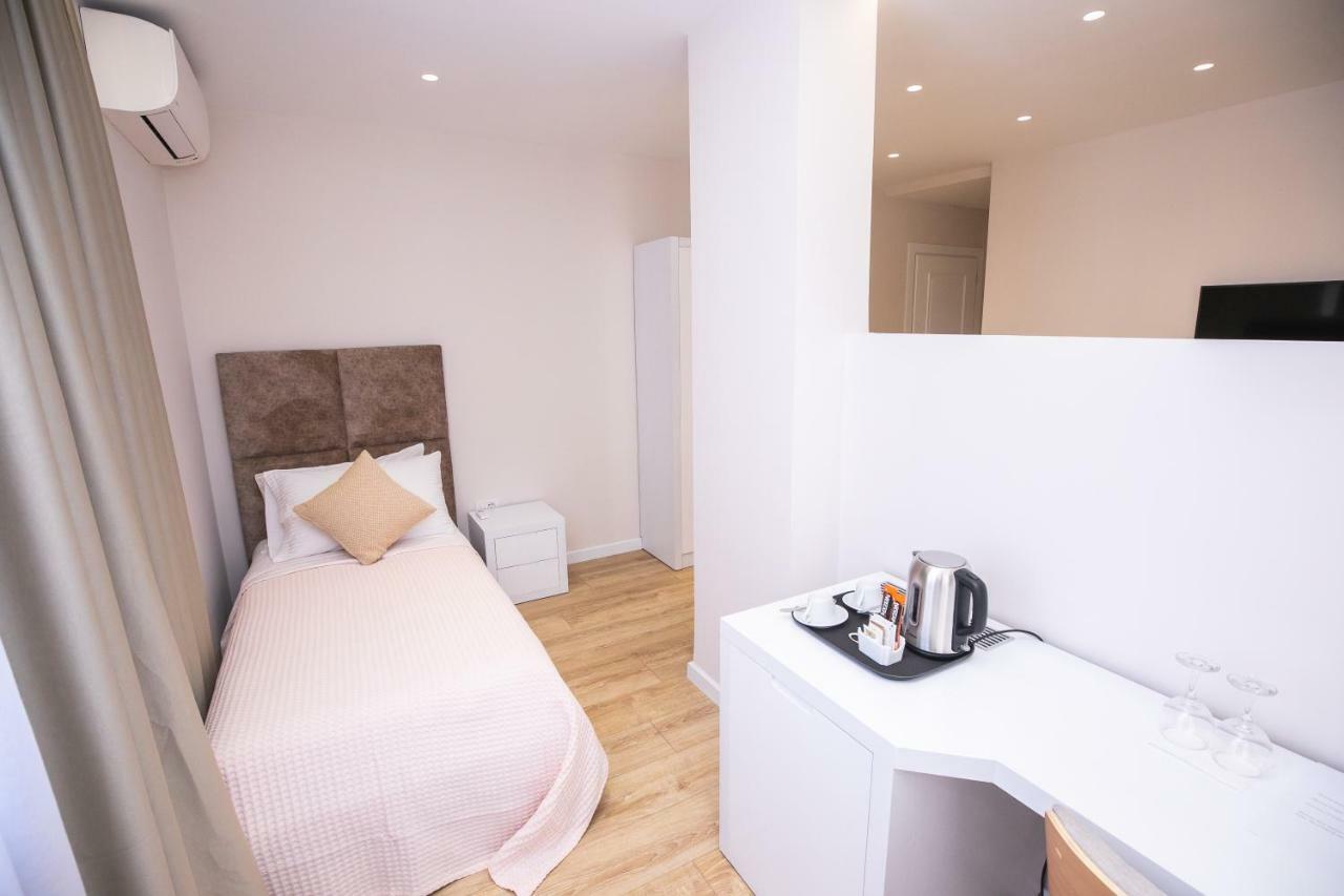 Hotel Elior Tiranë Ngoại thất bức ảnh